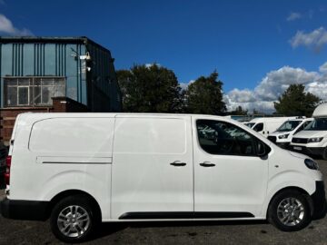 2020 70 VAUXHALL VIVARO 2900 1.5d 100PS Dynamic LWB L2 H1