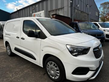 2020 70 VAUXHALL COMBO CARGO 2300 1.5 Turbo D 100ps L2 H1 LWB Sportive Van