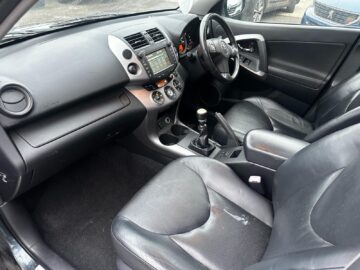 2006 TOYOTA RAV 4 2.2 D-4D T180 5dr