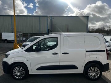 2021 Peugeot Partner 1000 1.5 BlueHDi 100 Professional Van PANEL VAN Diesel Manu