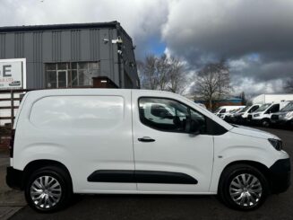 2020 70 PEUGEOT PARTNER 1000 1.5 BlueHDi 100 Professional Van 3 SEATS