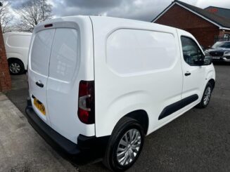 2020 70 PEUGEOT PARTNER 1000 1.5 BlueHDi 100 Professional Van 3 SEATS