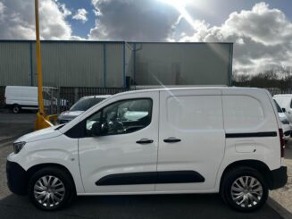 2020 70 PEUGEOT PARTNER 1000 1.5 BlueHDi 100 Professional Van 3 SEATS