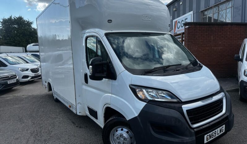 2Peugeot Boxer 2.0 BlueHDi 335 Platform Cab L3 Euro 6 (130 ps) LCB LOW LOADER