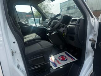 2023 73 Renault Master 2.3 dCi ENERGY 35 Business Platform Cab FWD LWB LO LOADER