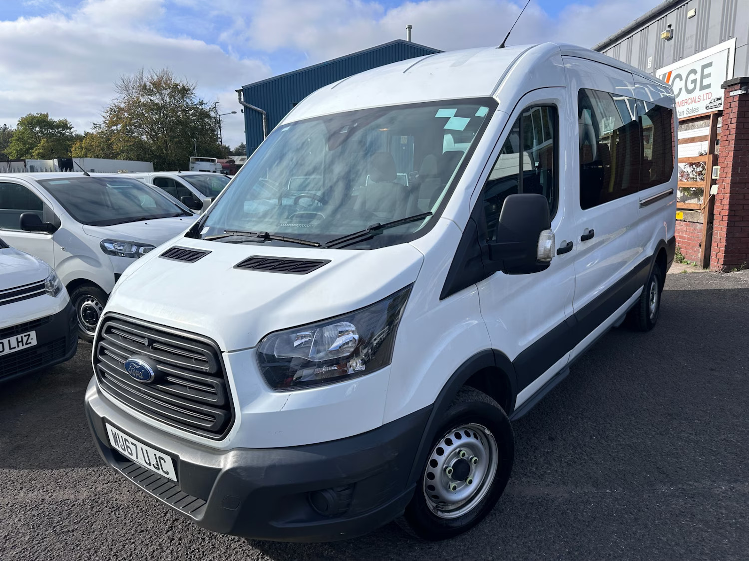 2017 Ford Transit 2.2 TDCi 410 HDT Minibus 5dr Diesel Manual L3 H2 (14 seats)