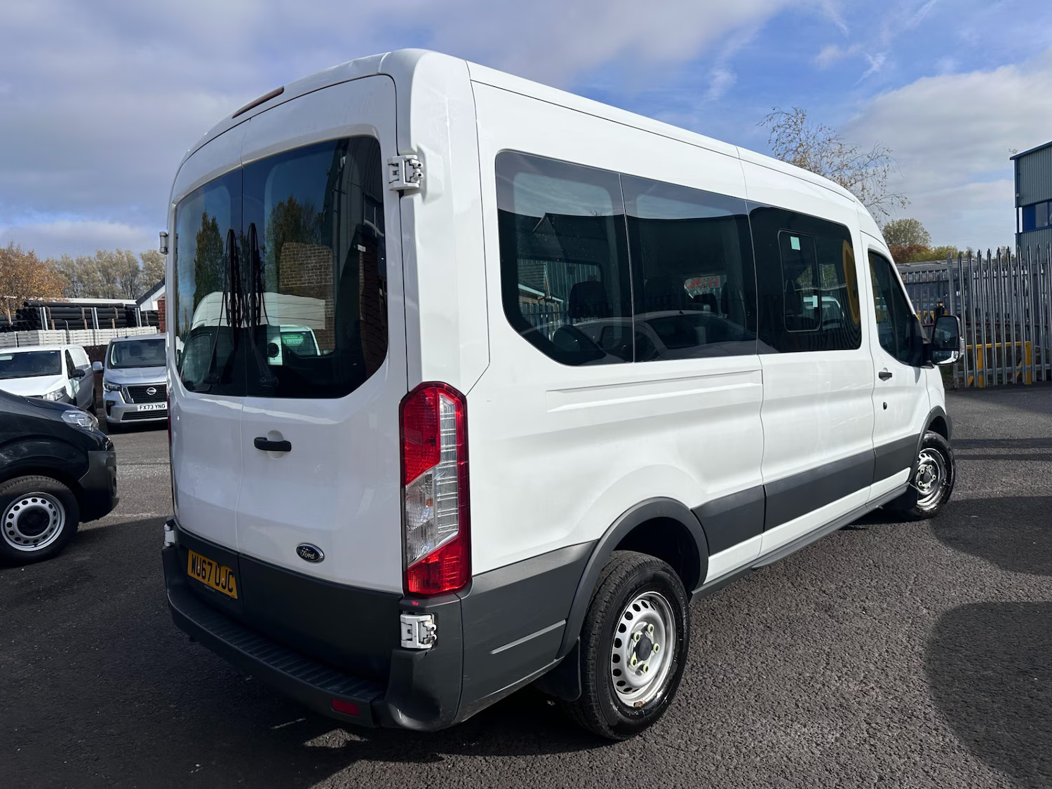 2017 Ford Transit 2.2 TDCi 410 HDT Minibus 5dr Diesel Manual L3 H2 (14 seats)
