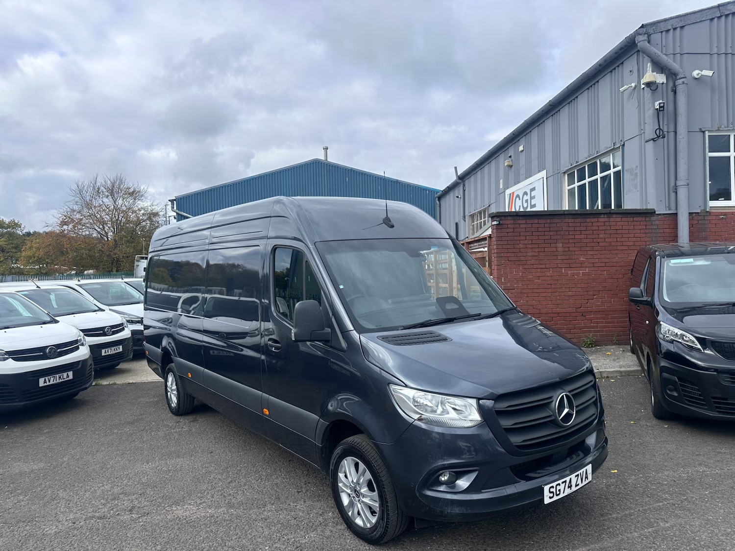2024 74 Mercedes-Benz Sprinter 2.0 317 CDI PRO G-Tronic RWD L3 H2 Euro 6 (s/s)