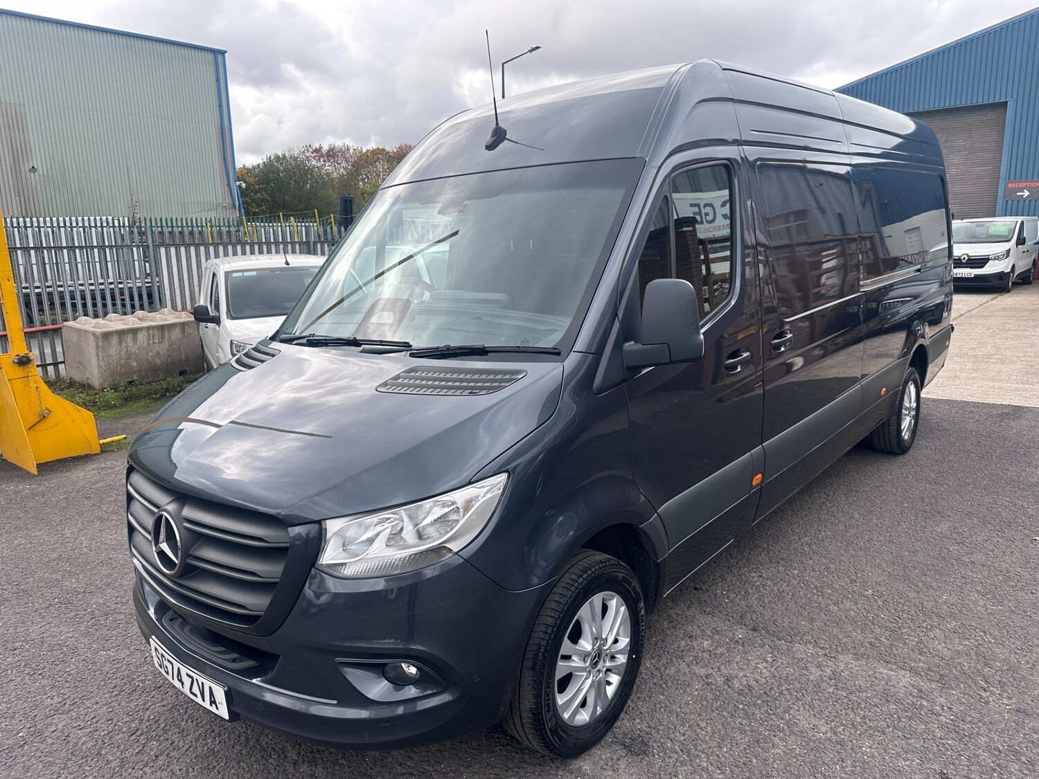 2024 74 Mercedes-Benz Sprinter 2.0 317 CDI PRO G-Tronic RWD L3 H2 Euro 6 (s/s)