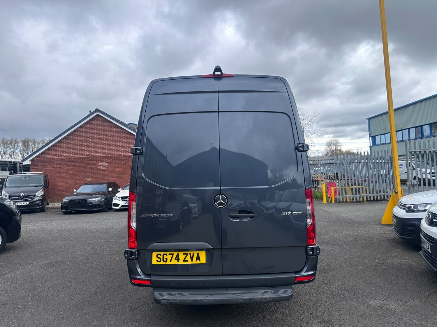 2024 74 Mercedes-Benz Sprinter 2.0 317 CDI PRO G-Tronic RWD L3 H2 Euro 6 (s/s)