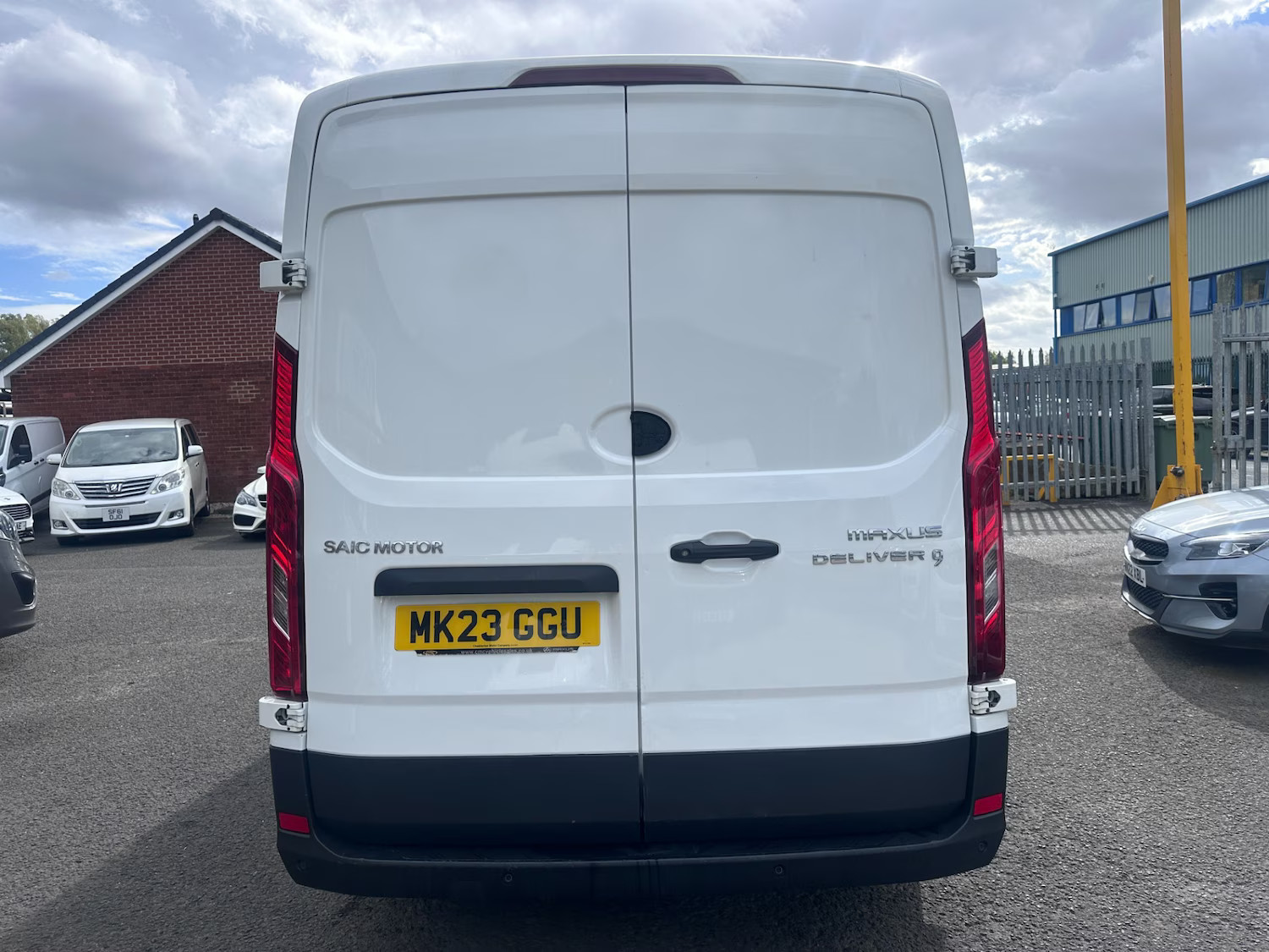 2023 MAXUS DELIVER 9 2.0 D20 150 LWB High Roof Van