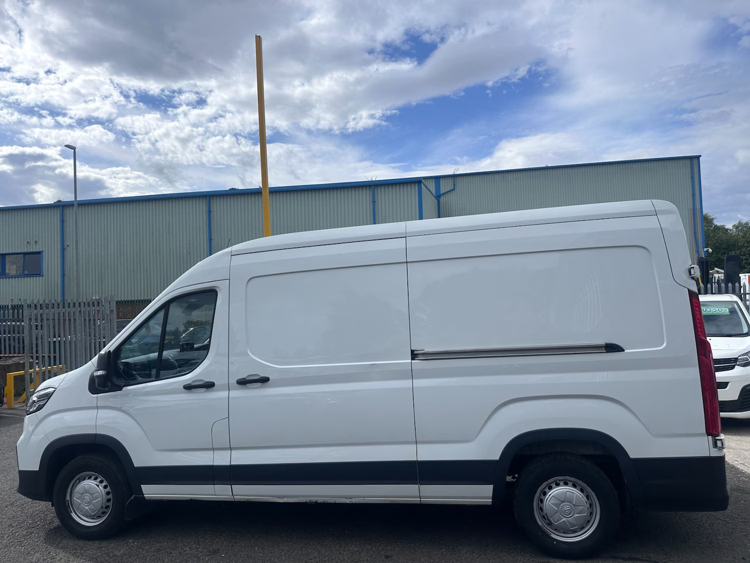 2023 MAXUS DELIVER 9 2.0 D20 150 LWB High Roof Van