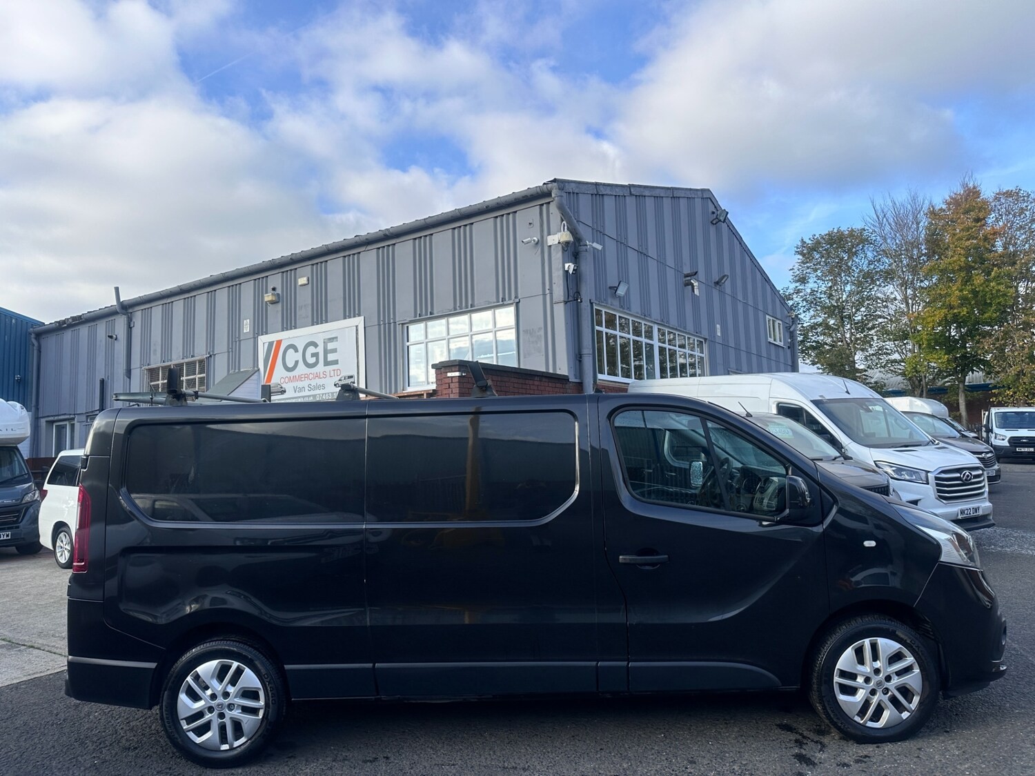 2016 Renault Trafic 1.6 dCi ENERGY 29 Sport Panel Van Euro 5 LWB Standard BLACK