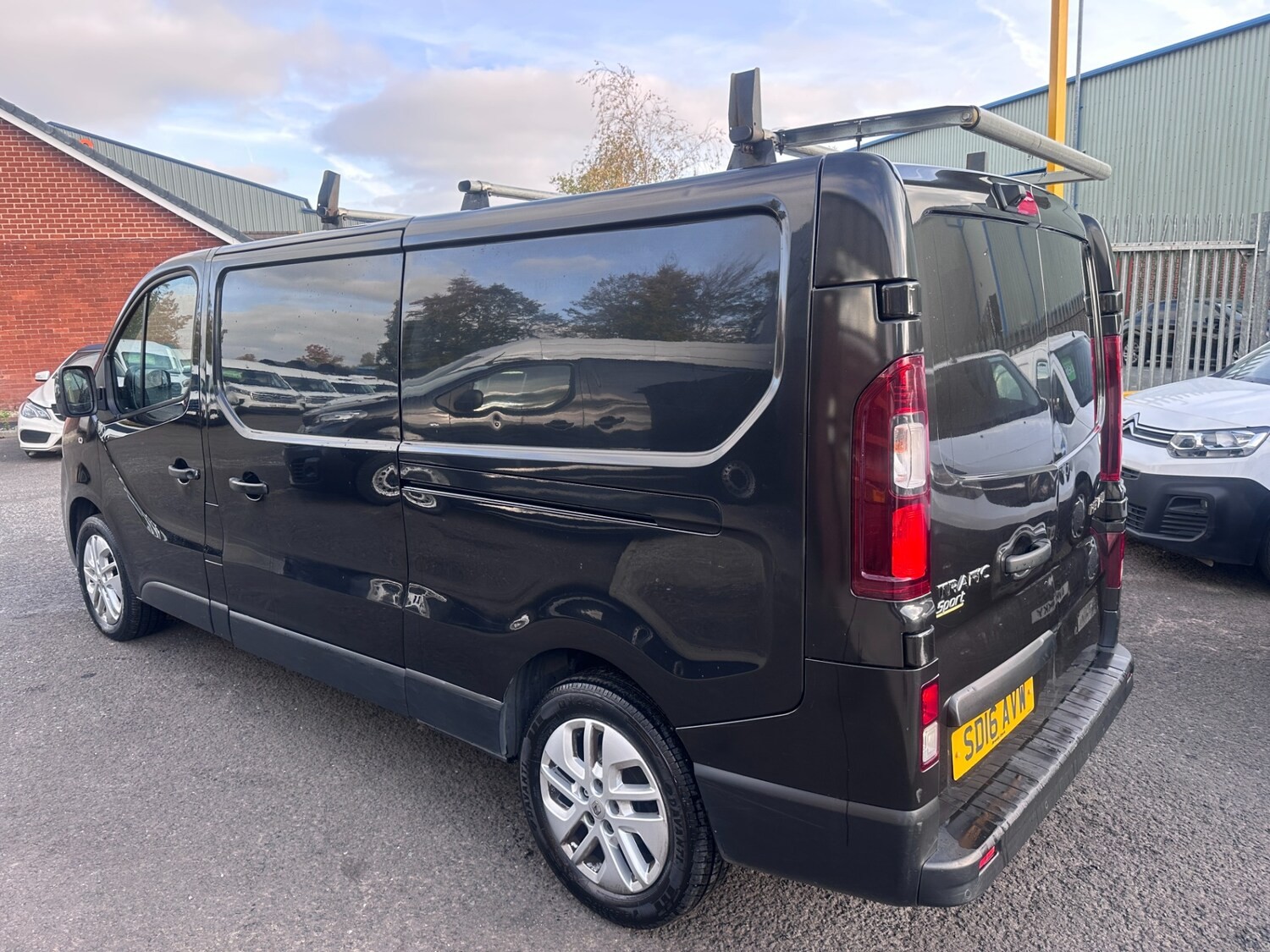 2016 Renault Trafic 1.6 dCi ENERGY 29 Sport Panel Van Euro 5 LWB Standard BLACK