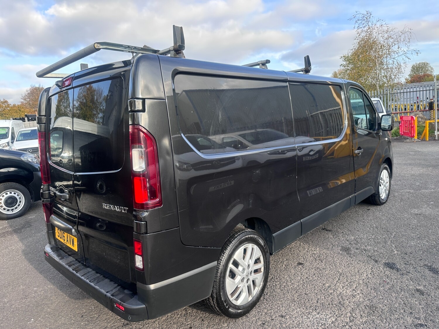 2016 Renault Trafic 1.6 dCi ENERGY 29 Sport Panel Van Euro 5 LWB Standard BLACK