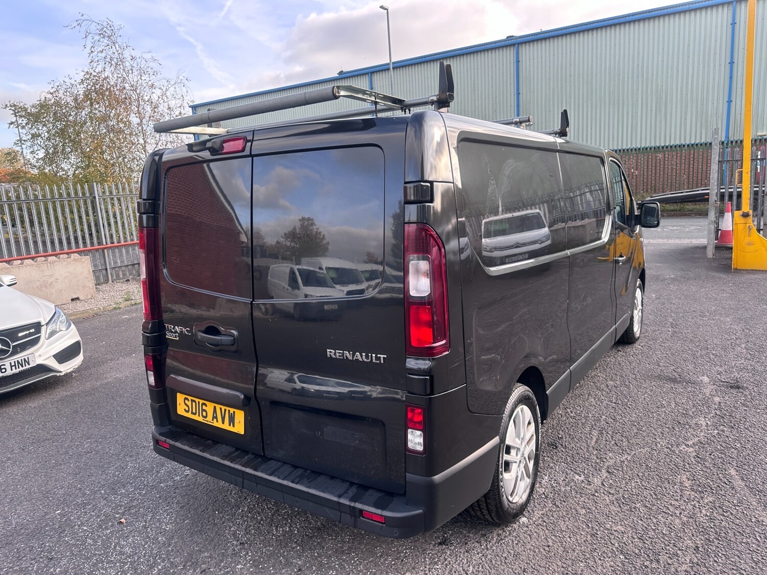 2016 Renault Trafic 1.6 dCi ENERGY 29 Sport Panel Van Euro 5 LWB Standard BLACK