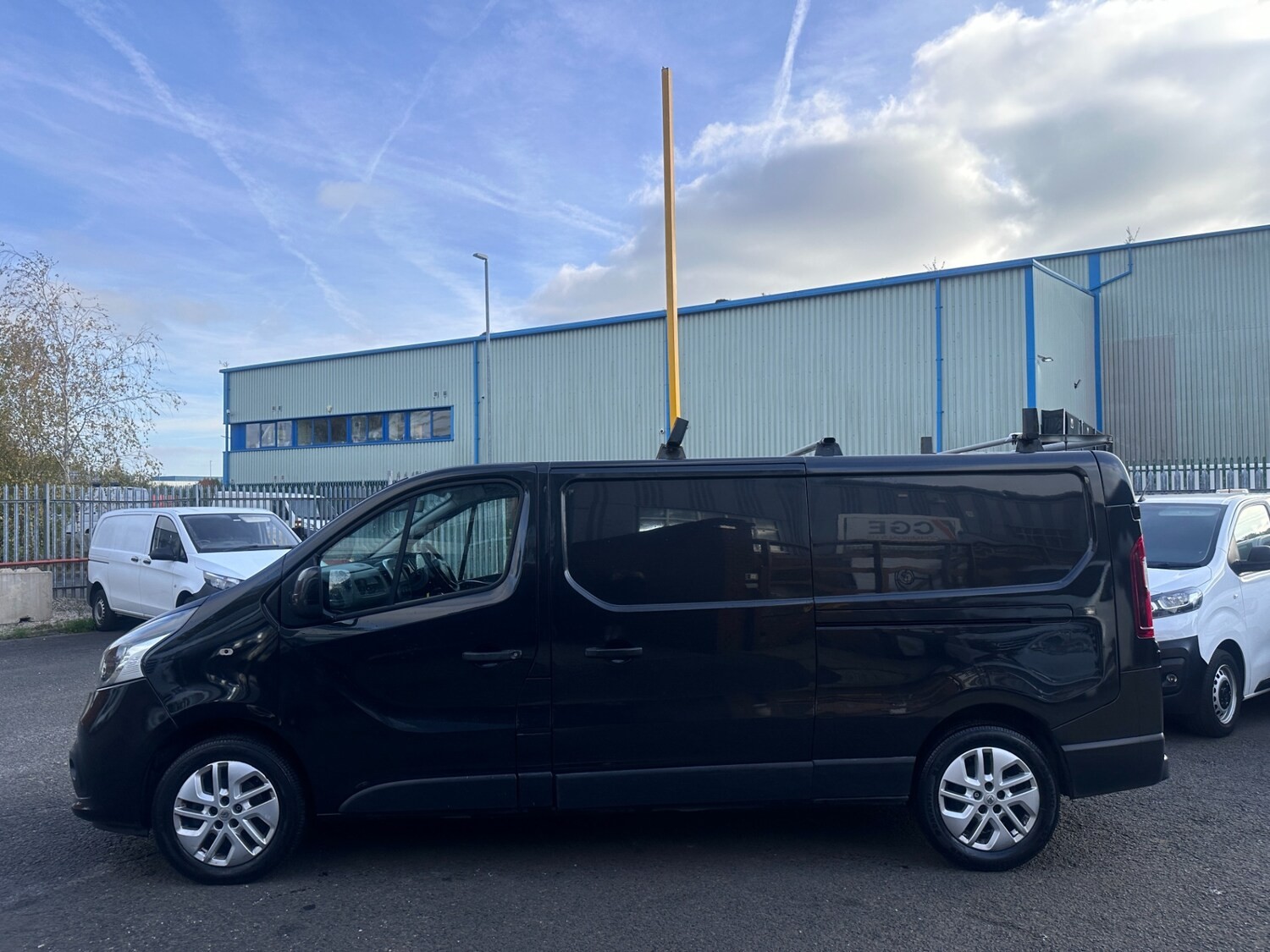 2016 Renault Trafic 1.6 dCi ENERGY 29 Sport Panel Van Euro 5 LWB Standard BLACK