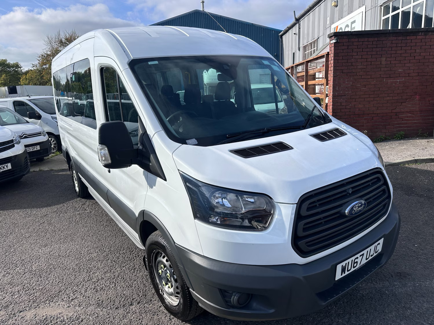 2017 Ford Transit 2.2 TDCi 410 HDT Minibus 5dr Diesel Manual L3 H2 (14 seats)
