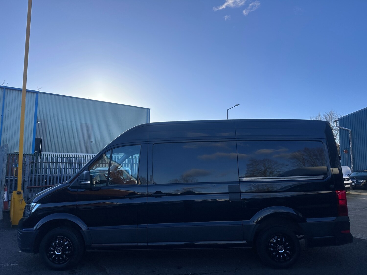 2023 Volkswagen Crafter 2.0 TDI CR35 Trendline FWD MWB Euro 6 (s/s) AUTOMATIC