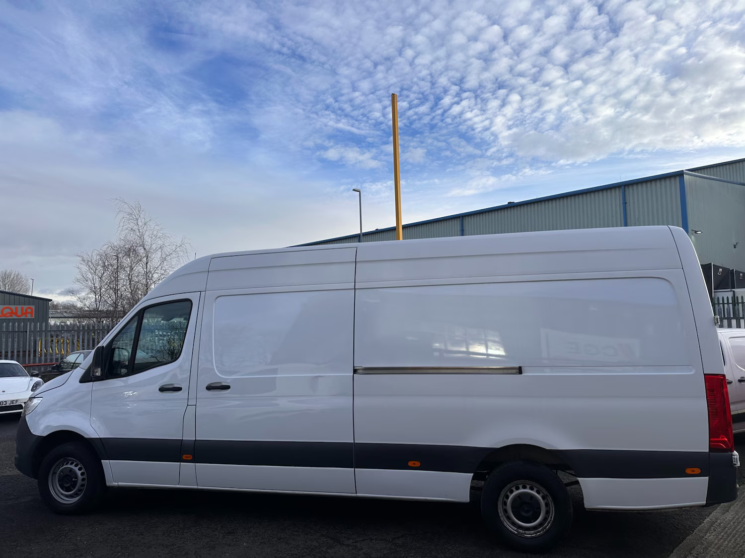 2021 71 Mercedes-Benz Sprinter 2.0 315 CDI Progressive RWD L3 H2 Euro 6