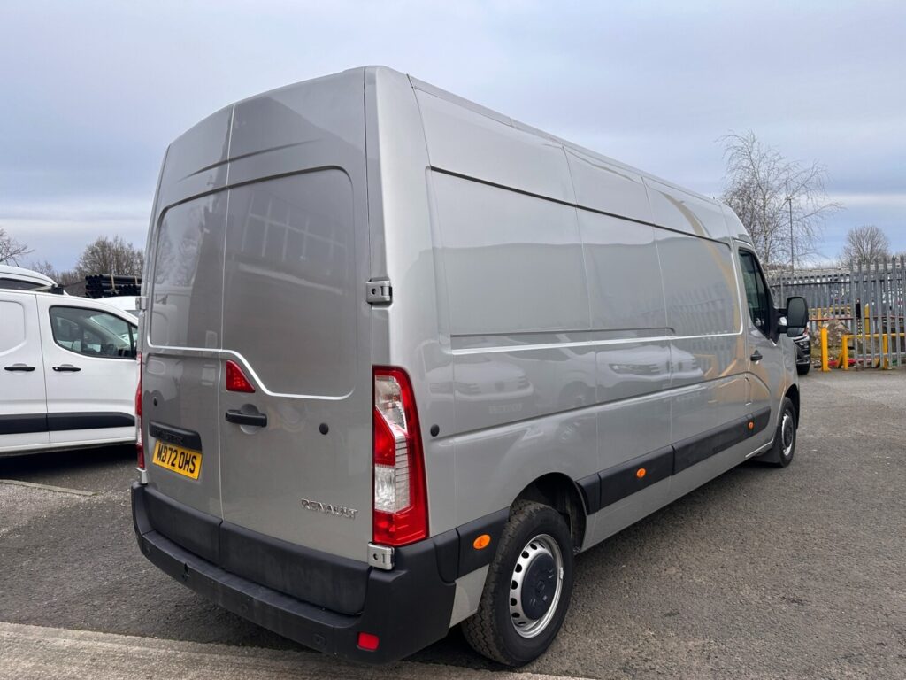 2022 72 Renault Master 2.3 dCi 35 Business Panel Van Manual FWD LWB H2 +VAT