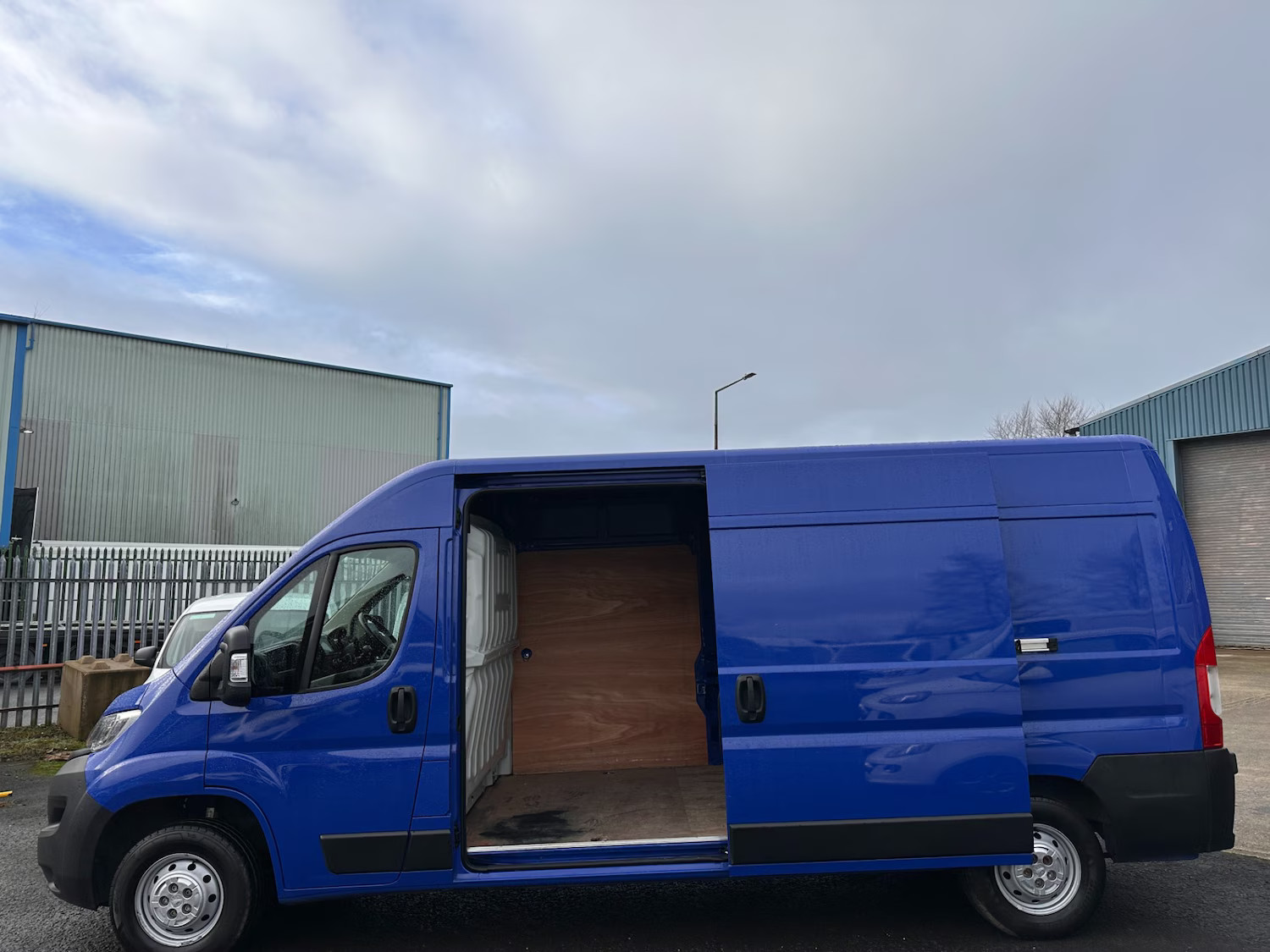 2023 Vauxhall Movano 2.2 CDTi 3500 BiTurbo Prime FWD L3 H2 (140ps) IMPERIAL BLUE