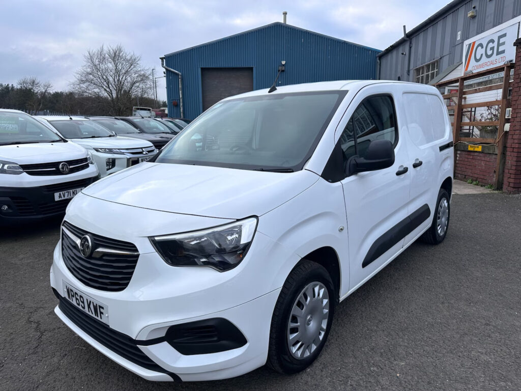2019 Vauxhall Combo 2300 1.5 Turbo D 100ps H1 Sportive Van PANEL VAN Diesel Manu