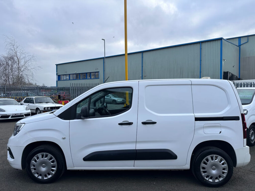 2019 Vauxhall Combo 2300 1.5 Turbo D 100ps H1 Sportive Van PANEL VAN Diesel Manu