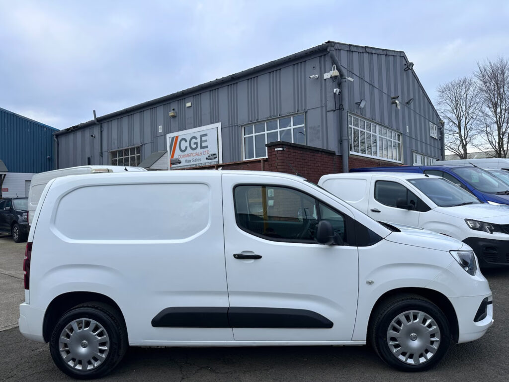 2019 Vauxhall Combo 2300 1.5 Turbo D 100ps H1 Sportive Van PANEL VAN Diesel Manu