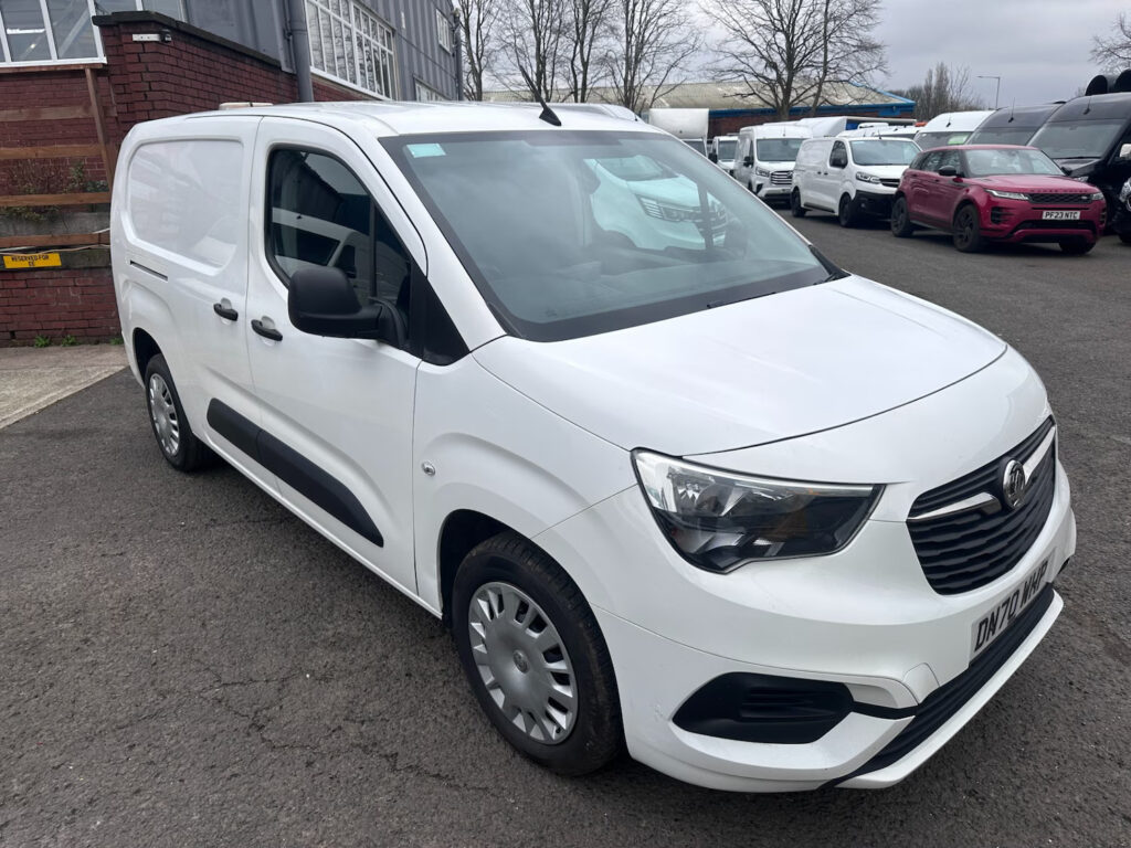 2020 70 Vauxhall Combo 1.5 Turbo D 2300 Sportive Panel Van 4dr Manual L2 H1