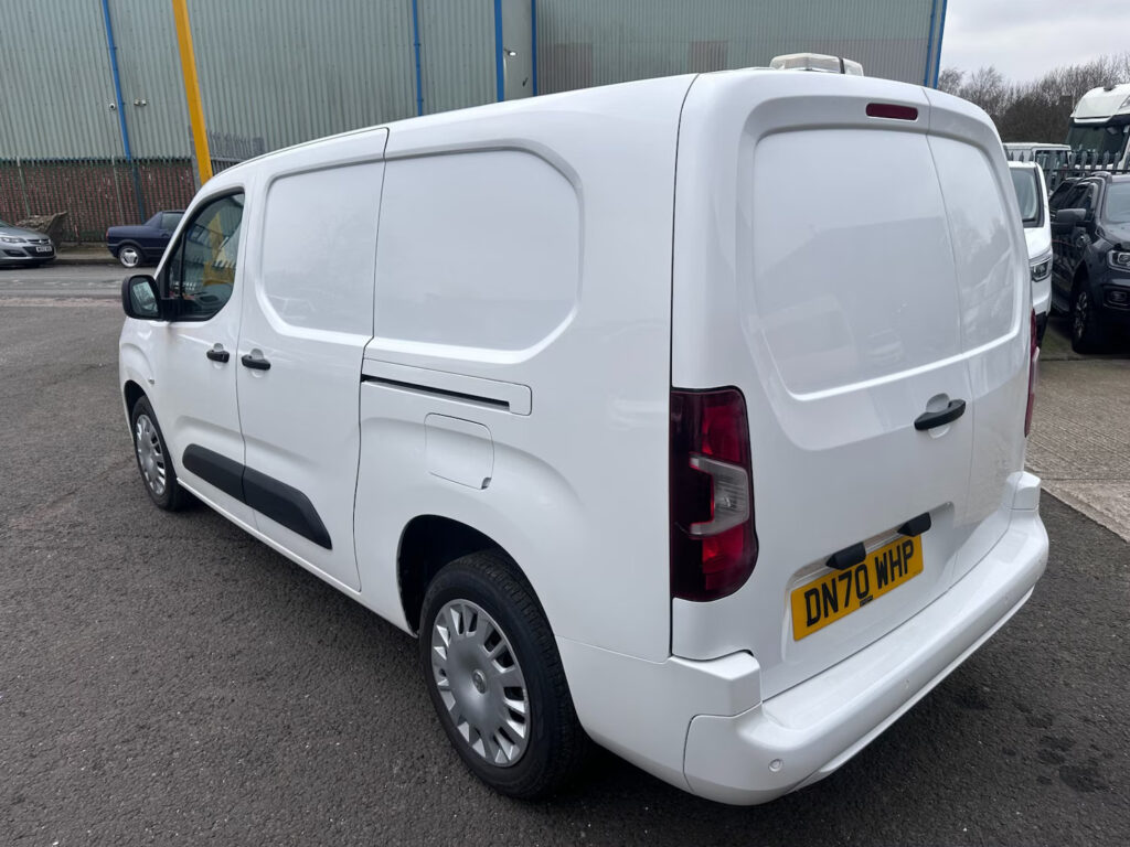 2020 70 Vauxhall Combo 1.5 Turbo D 2300 Sportive Panel Van 4dr Manual L2 H1