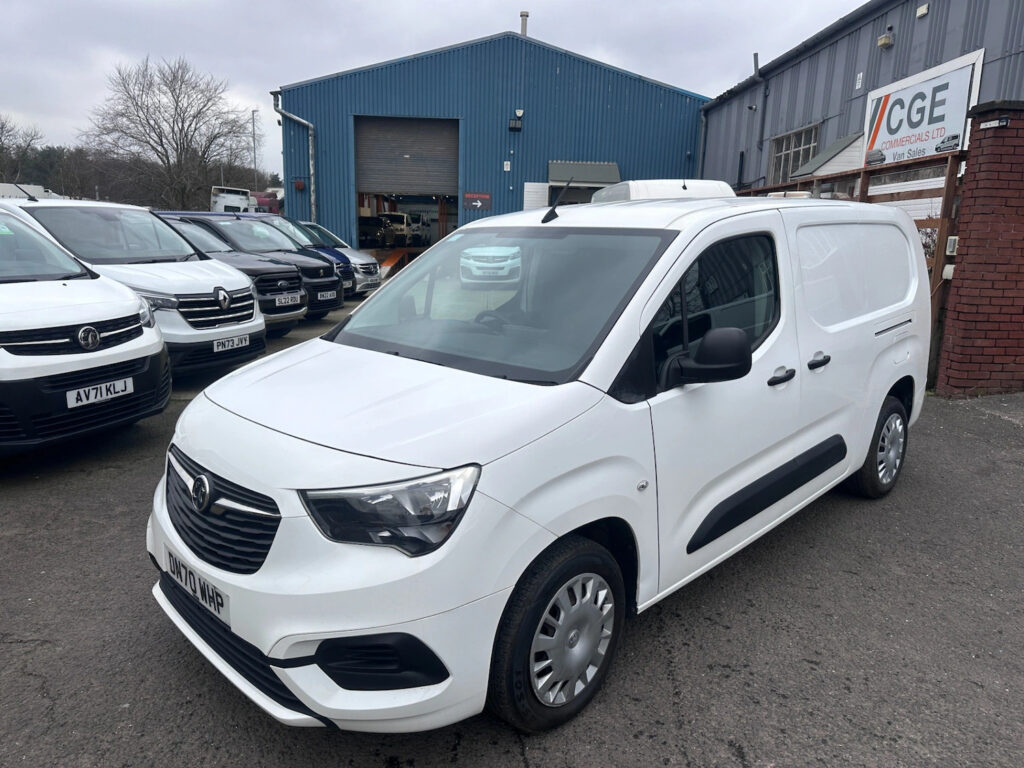 2020 70 Vauxhall Combo 1.5 Turbo D 2300 Sportive Panel Van 4dr Manual L2 H1