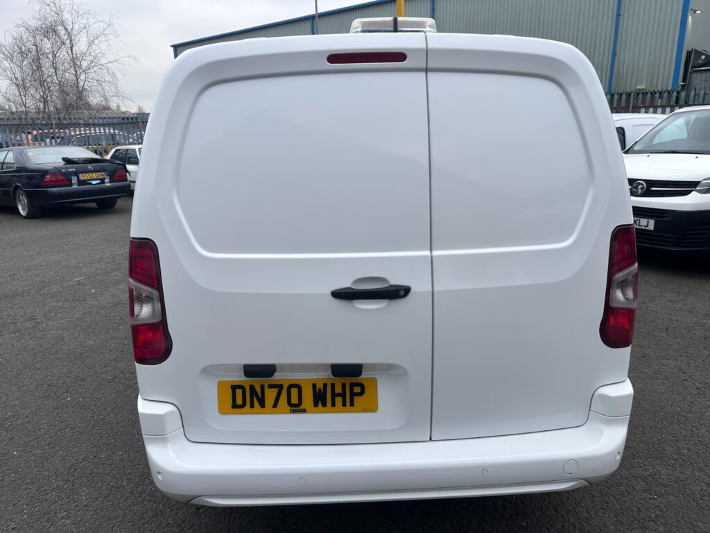 2020 70 Vauxhall Combo 1.5 Turbo D 2300 Sportive Panel Van 4dr Manual L2 H1