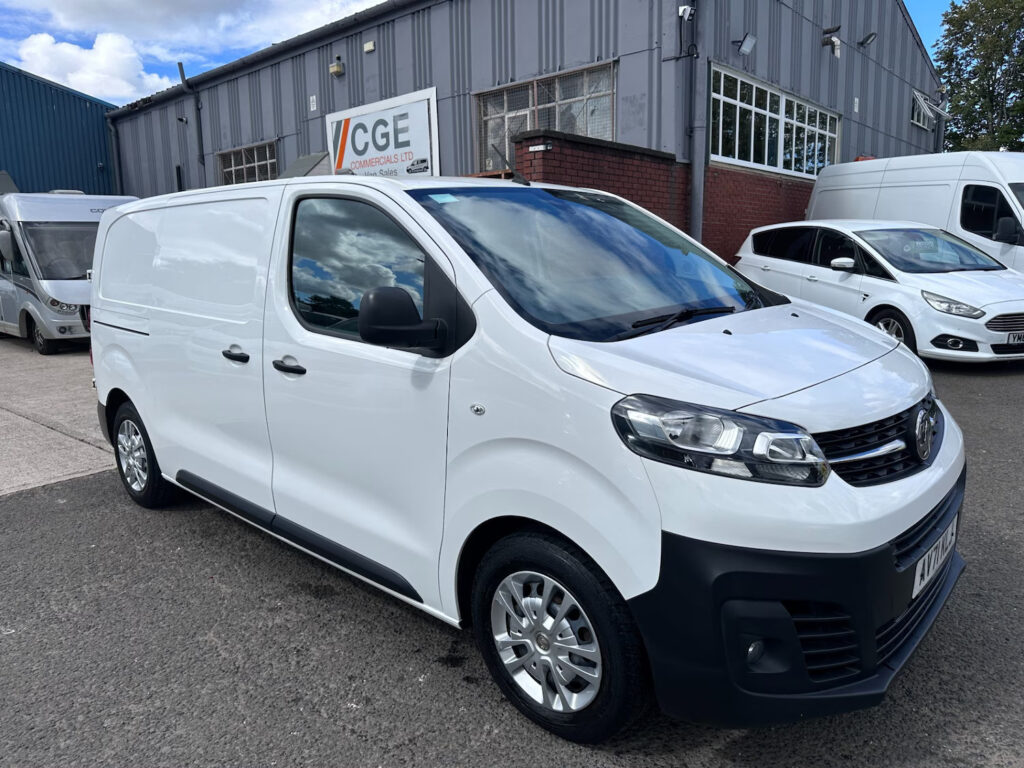2021 71 VAUXHALL VIVARO 2700 1.5d 120PS Dynamic L1 H1 Van