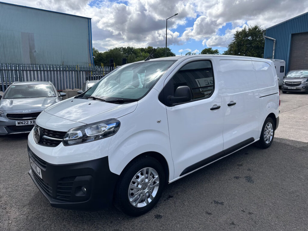 2021 71 VAUXHALL VIVARO 2700 1.5d 120PS Dynamic L1 H1 Van