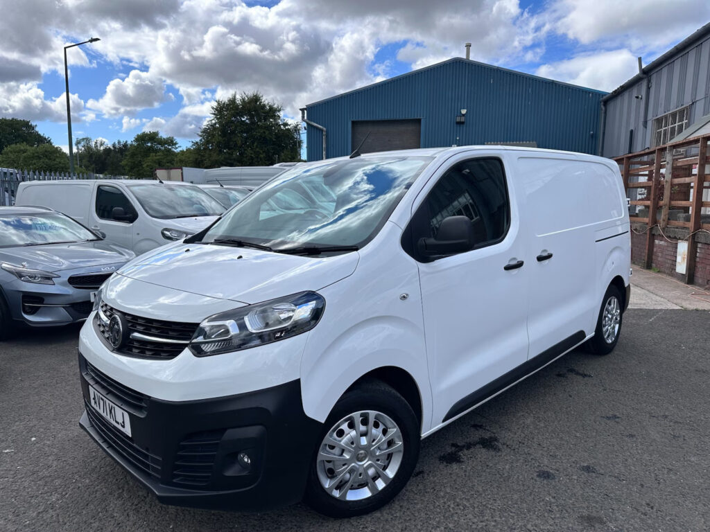 2021 71 VAUXHALL VIVARO 2700 1.5d 120PS Dynamic L1 H1 Van