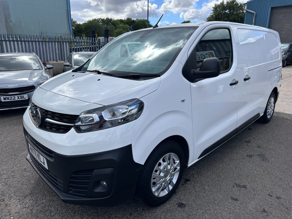 2021 71 VAUXHALL VIVARO 2700 1.5d 120PS Dynamic L1 H1 Van