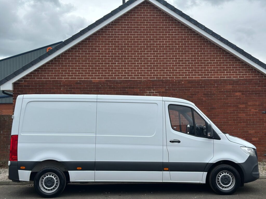 2021 Mercedes-Benz Sprinter 2.1 314 CDI FWD MWB L2 H1 Euro 6 5dr LOW ROOF +VAT