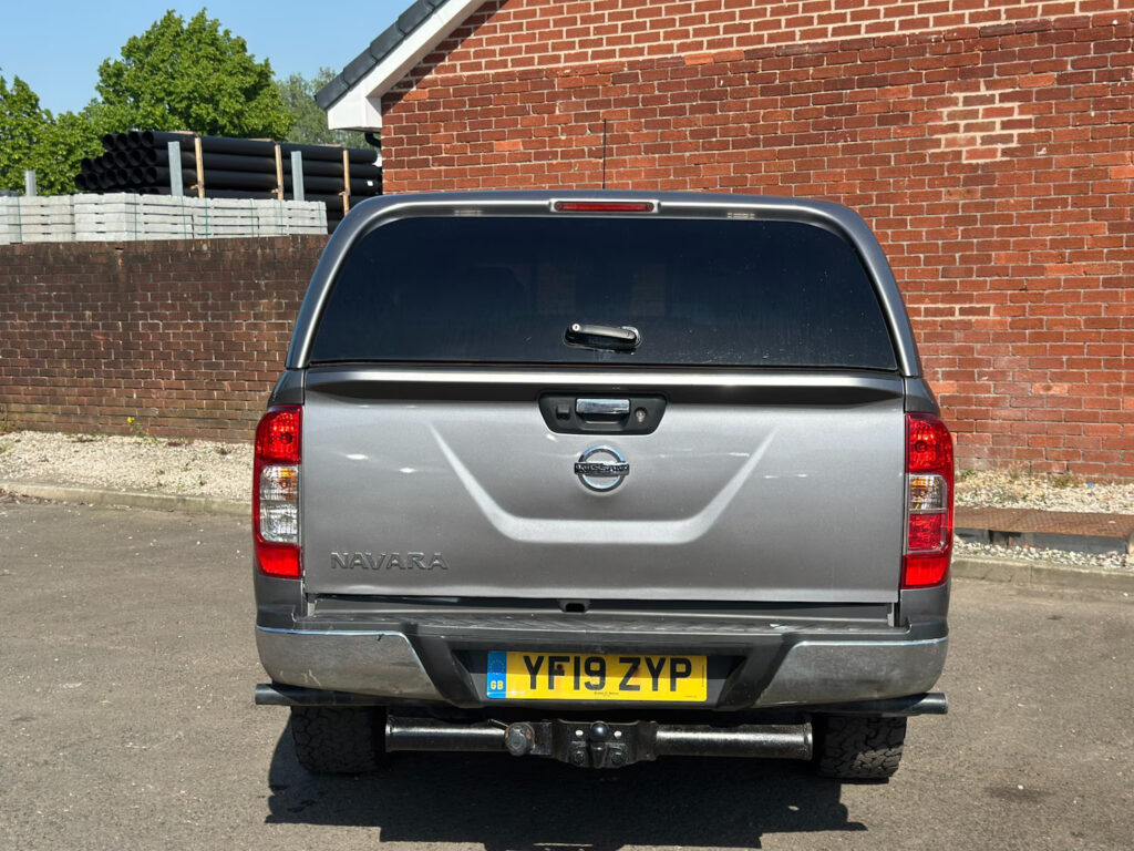 2019 Nissan Navara 2.3 dCi Tekna Pickup Double Cab Diesel Manual 4WD Euro 6 +VAT