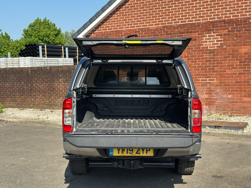 2019 Nissan Navara 2.3 dCi Tekna Pickup Double Cab Diesel Manual 4WD Euro 6 +VAT