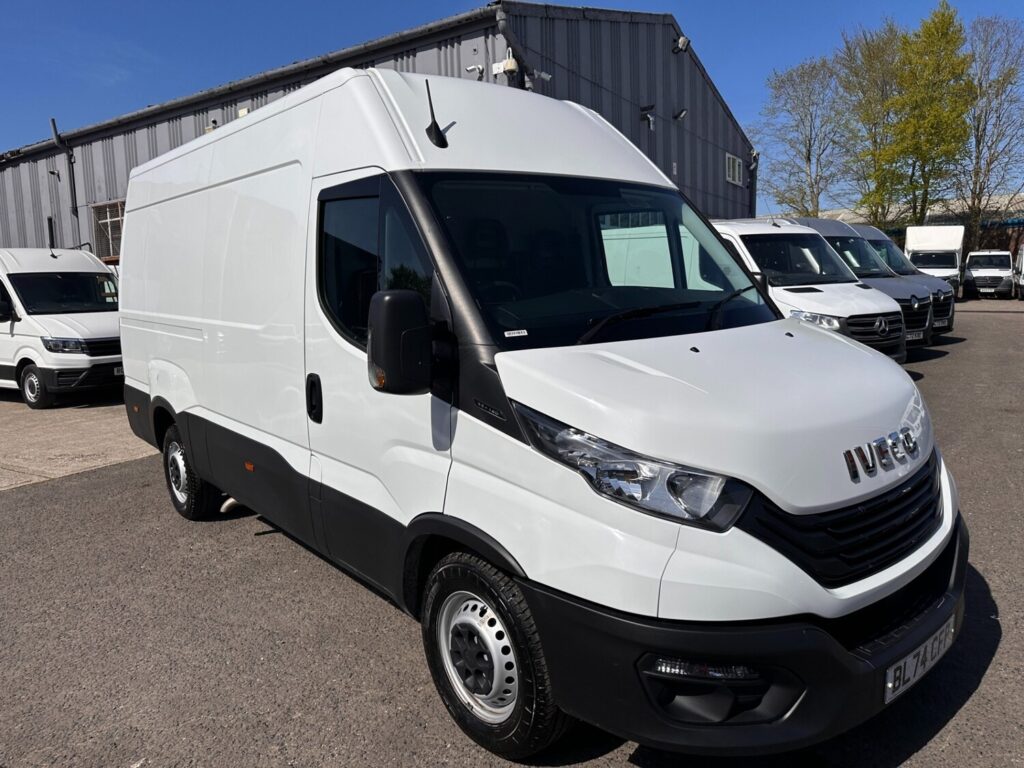 2024 74 Iveco Daily 2.3D HPI 14V 35S 3000 Panel Van 5dr Diesel MWB +VAT