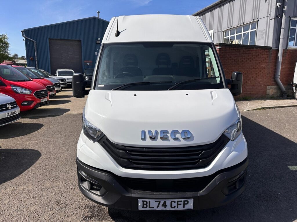 2024 74 Iveco Daily 2.3D HPI 14V 35S 3000 Panel Van 5dr Diesel MWB +VAT