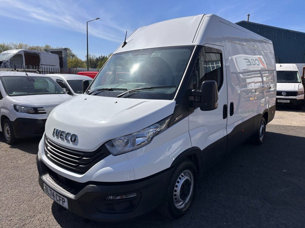 2024 74 Iveco Daily 2.3D HPI 14V 35S 3000 Panel Van 5dr Diesel MWB +VAT