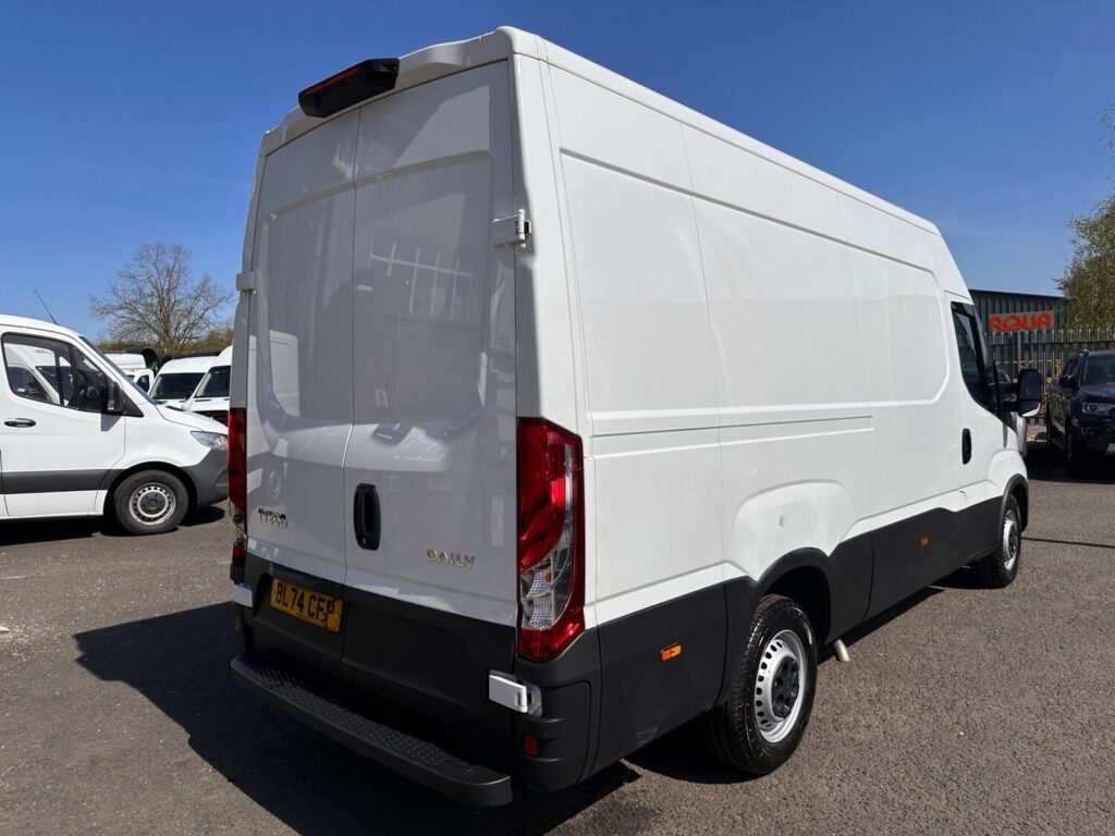2024 74 Iveco Daily 2.3D HPI 14V 35S 3000 Panel Van 5dr Diesel MWB +VAT