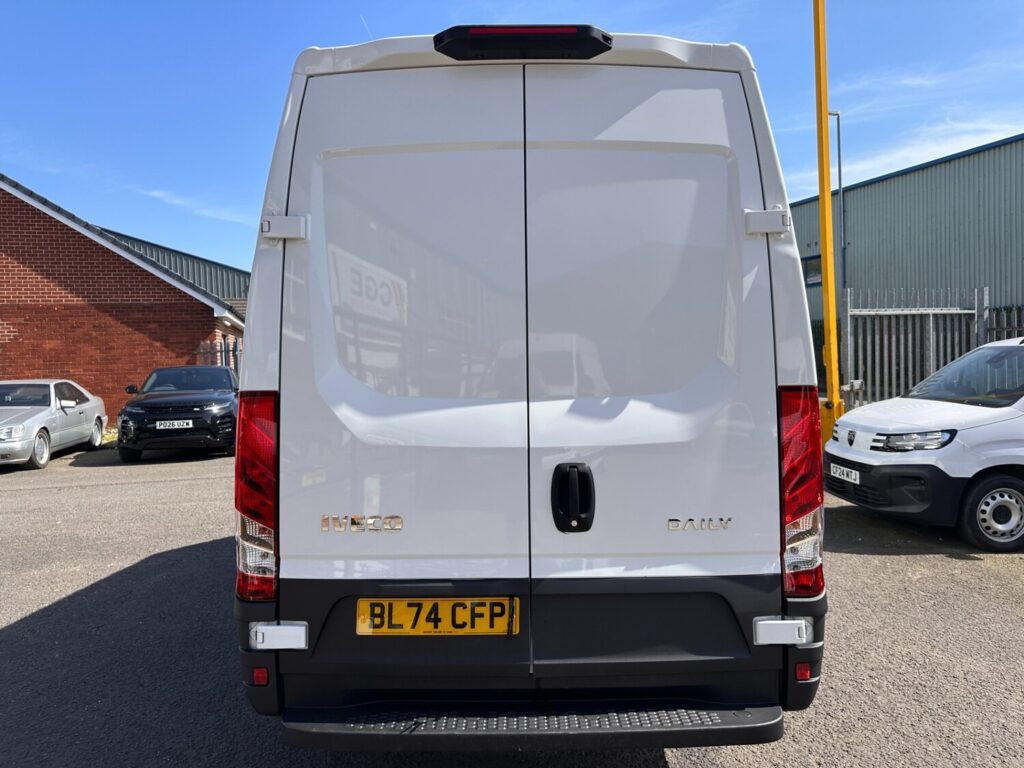 2024 74 Iveco Daily 2.3D HPI 14V 35S 3000 Panel Van 5dr Diesel MWB +VAT