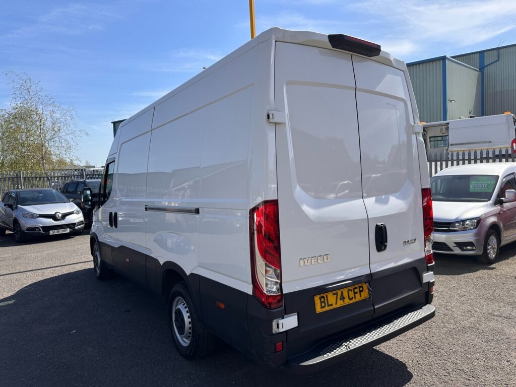 2024 74 Iveco Daily 2.3D HPI 14V 35S 3000 Panel Van 5dr Diesel MWB +VAT