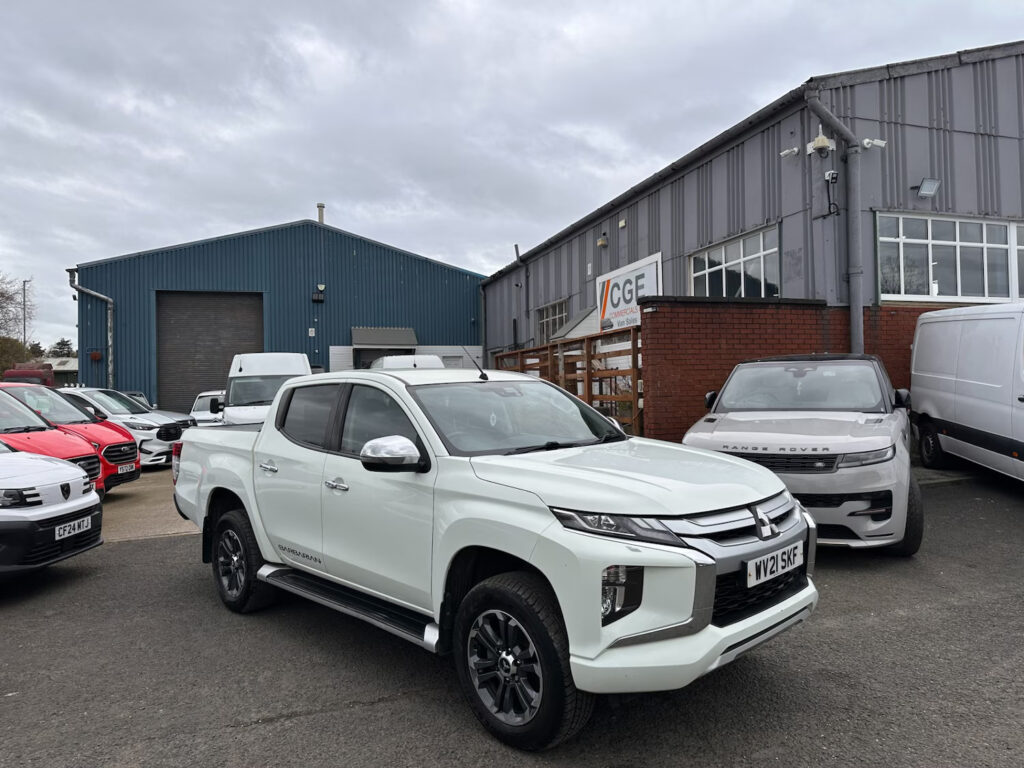 2021 Mitsubishi L200 2.2 DI-D DC Barbarian Pickup Double Cab 4dr Manual 4WD