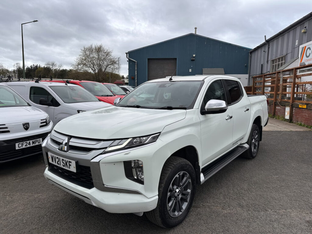 2021 Mitsubishi L200 2.2 DI-D DC Barbarian Pickup Double Cab 4dr Manual 4WD