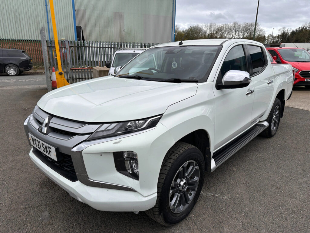 2021 Mitsubishi L200 2.2 DI-D DC Barbarian Pickup Double Cab 4dr Manual 4WD