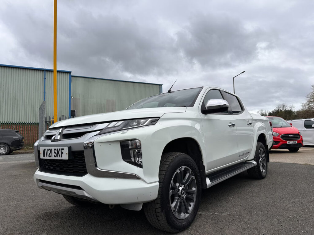 2021 Mitsubishi L200 2.2 DI-D DC Barbarian Pickup Double Cab 4dr Manual 4WD